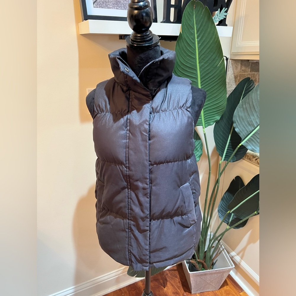 GAP Black Puffer Down Vest Small